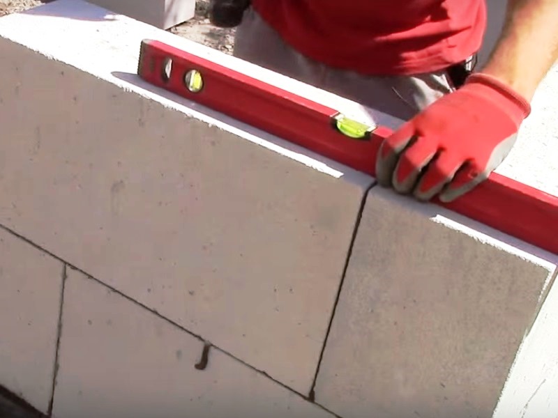 Кладка стен и перегородок из газоблока, пазогребневых плит и кирпича в Череповеце